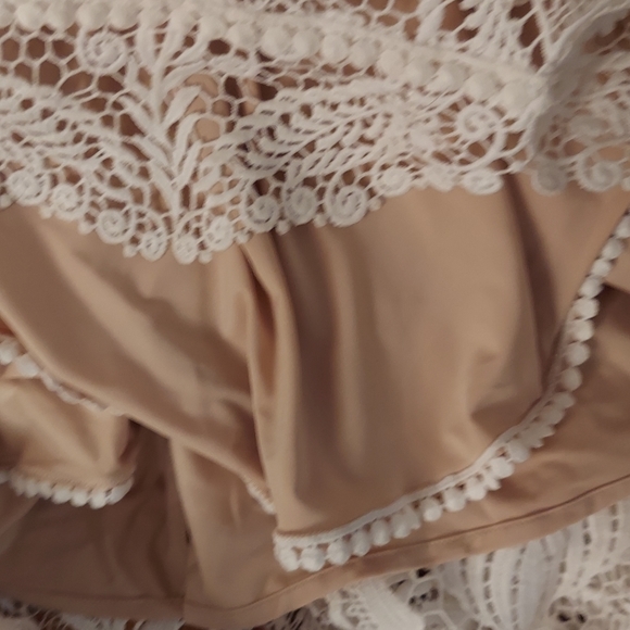 Lace wedding gown - Picture 6 of 8